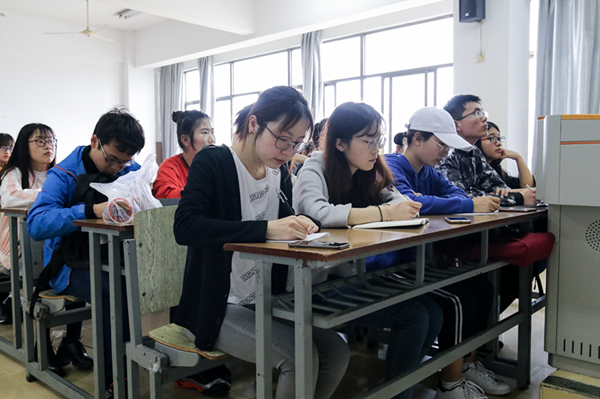 ky开云网页版app考班会 1706 杨洋修(3).jpg ky开云网页版app考班会 1706 杨洋修(3).jpg