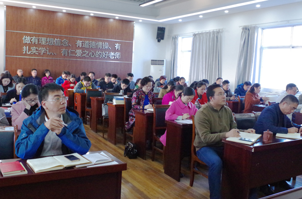 摄影部1704班-张乐-(2).jpg 摄影部1704班-张乐-(2).jpg